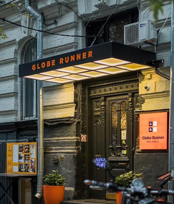 Globe Runner Rooms & Dorms-1